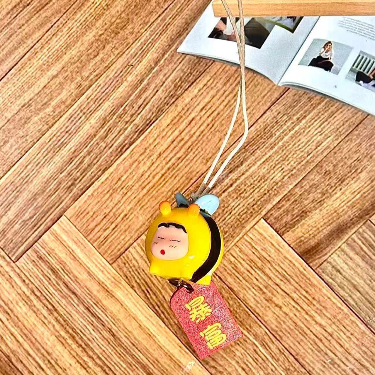 Figurka Crayon Shin-chan Bee C – Decorative Mirror recenzja i cena